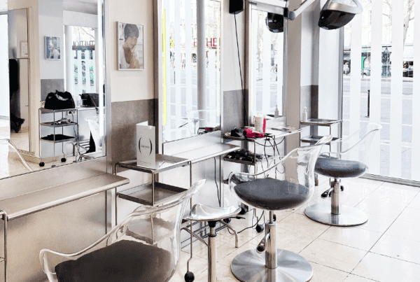 Hairdresser in Paris eme ()