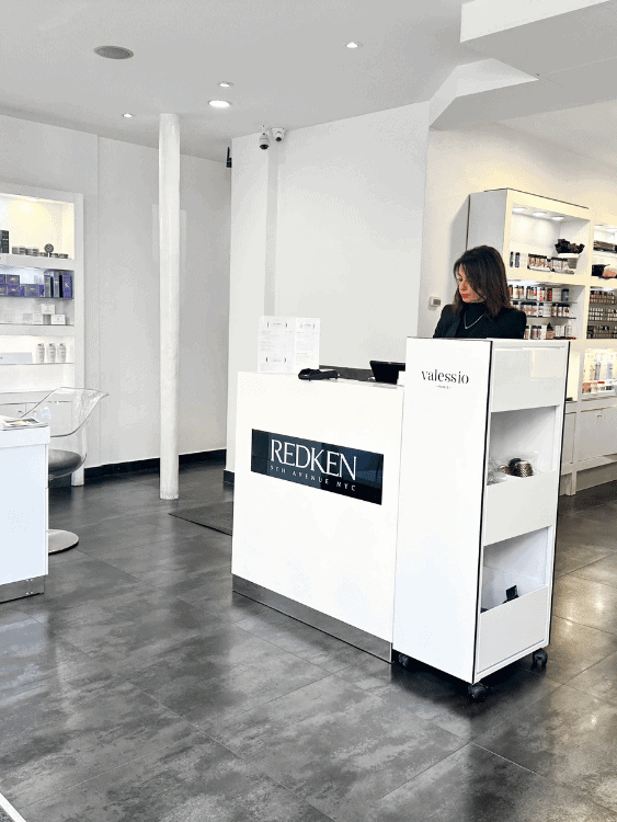 Valessio Hairdresser in Paris () Valessio hairdresser in Paris ()